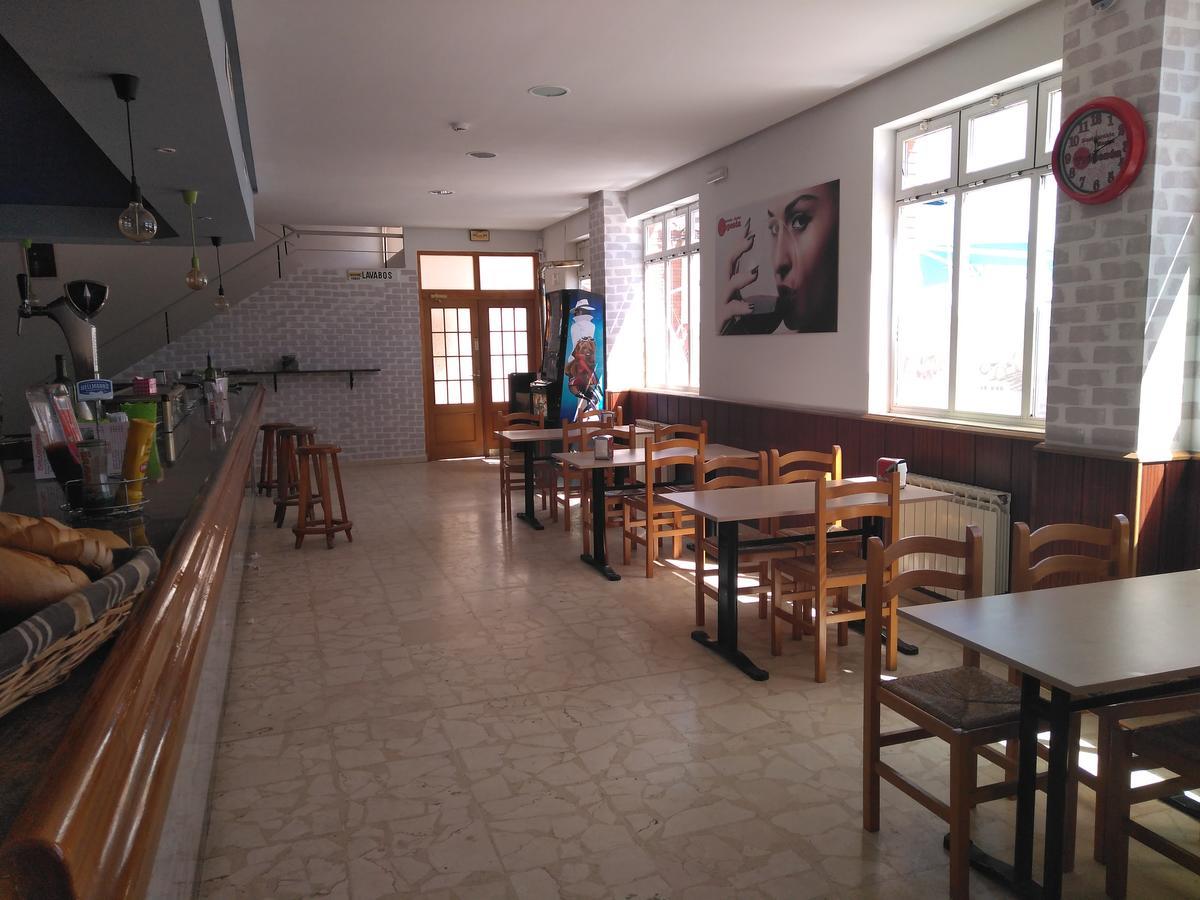 Hostal El Tropezon Matallana de Valmadrigal Екстер'єр фото