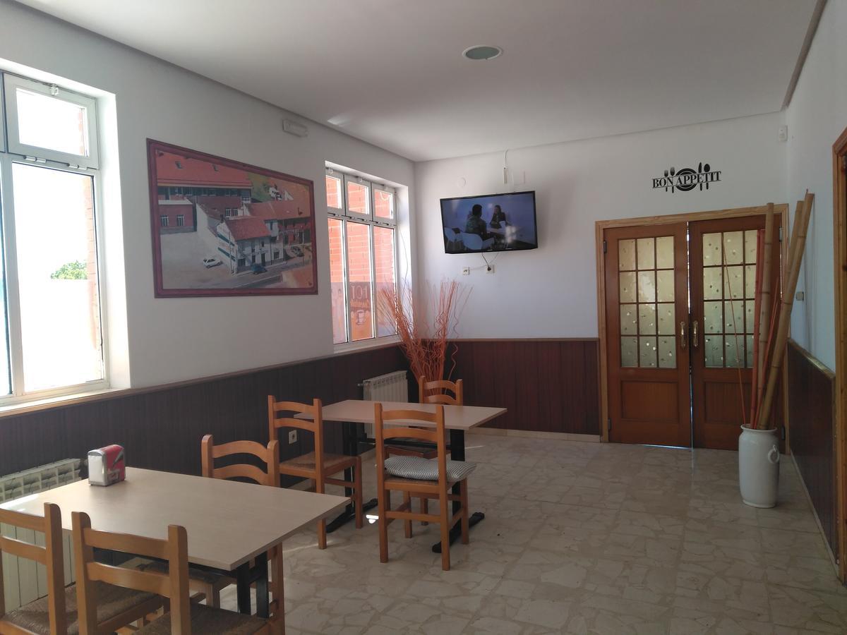 Hostal El Tropezon Matallana de Valmadrigal Екстер'єр фото