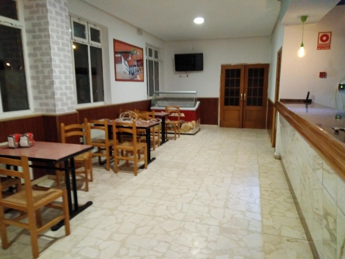 Hostal El Tropezon Matallana de Valmadrigal Екстер'єр фото